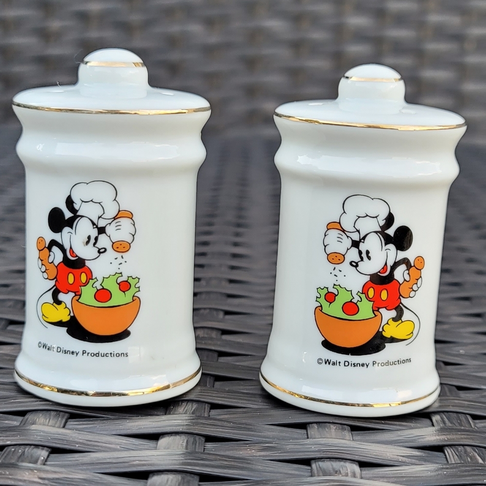 Vintage Disney Salt & Pepper Shakers 🧂